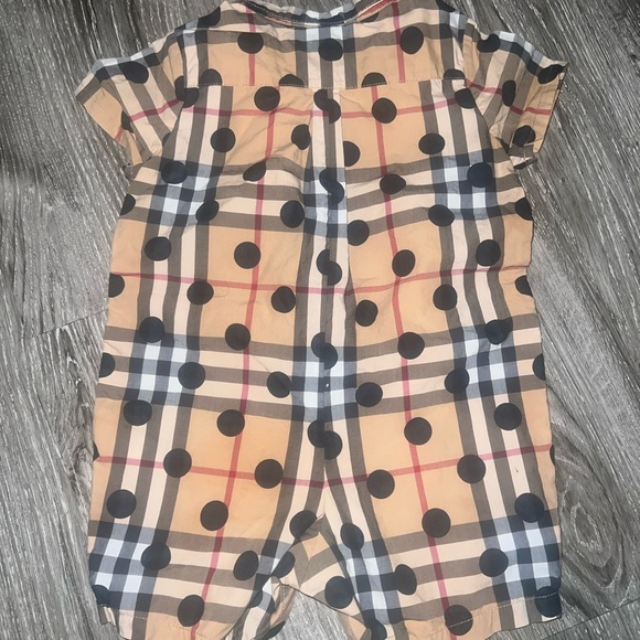 BURBERRY POLKA DOT CHECK INFANT ROMPER. - Picture 2 of 2